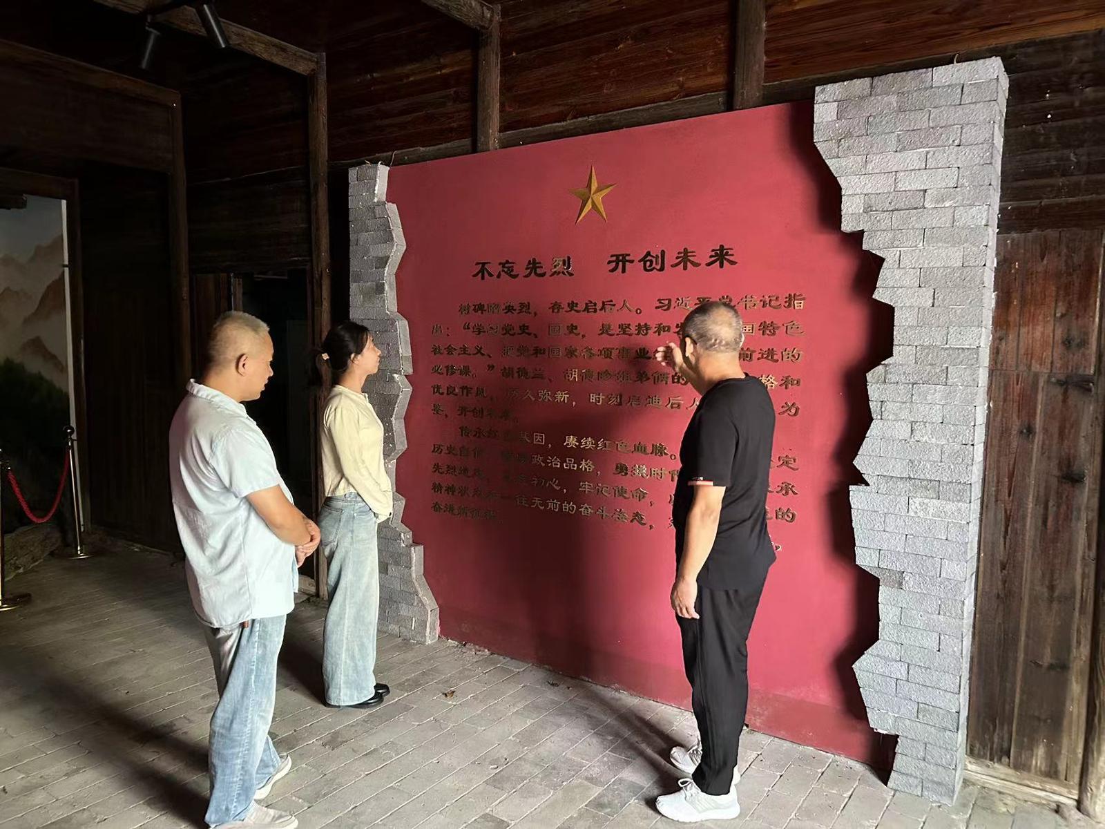 銘記先輩歷史 肩負(fù)國防責(zé)任 (1).jpg