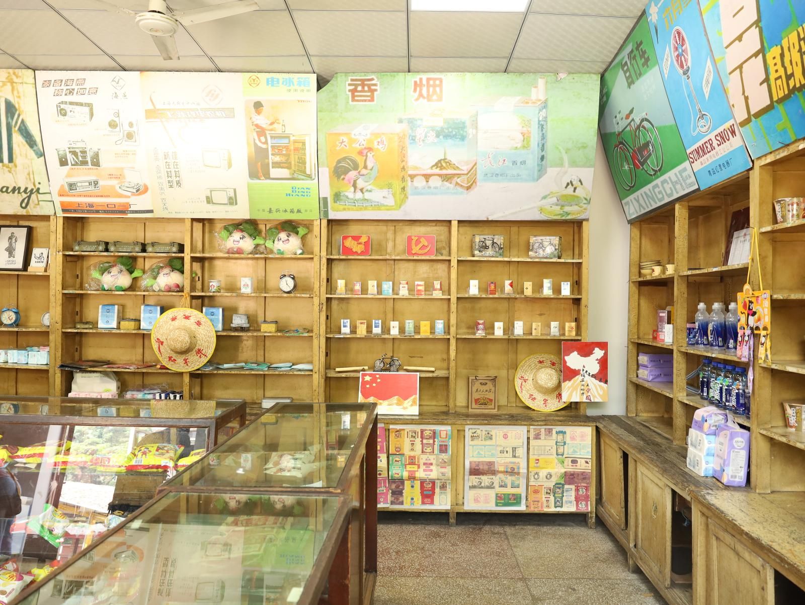 煥新后的零售終端一角.JPG